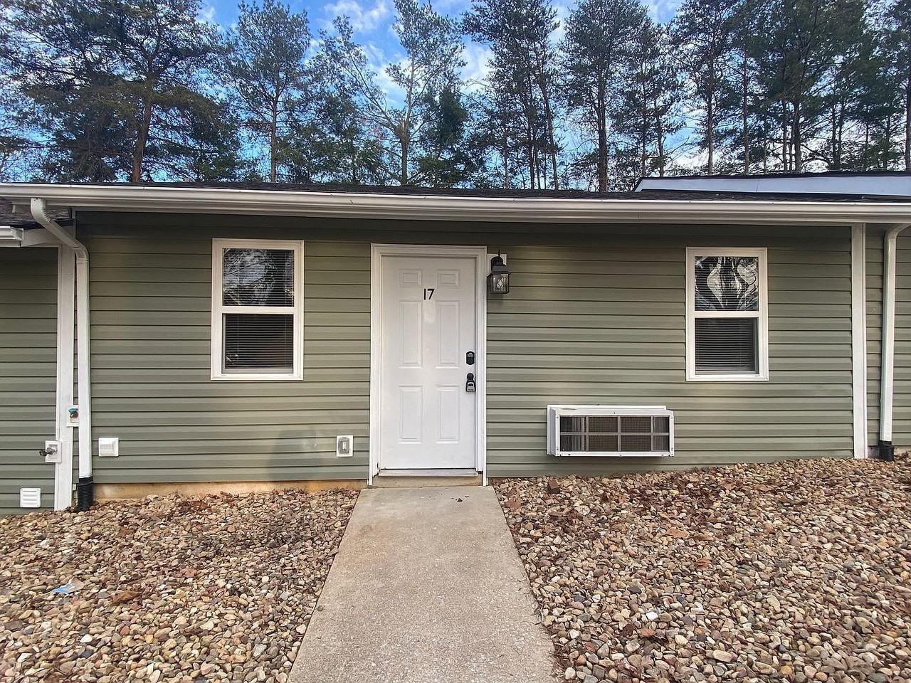 Sun Valley Apartments - Photo 7 of 35