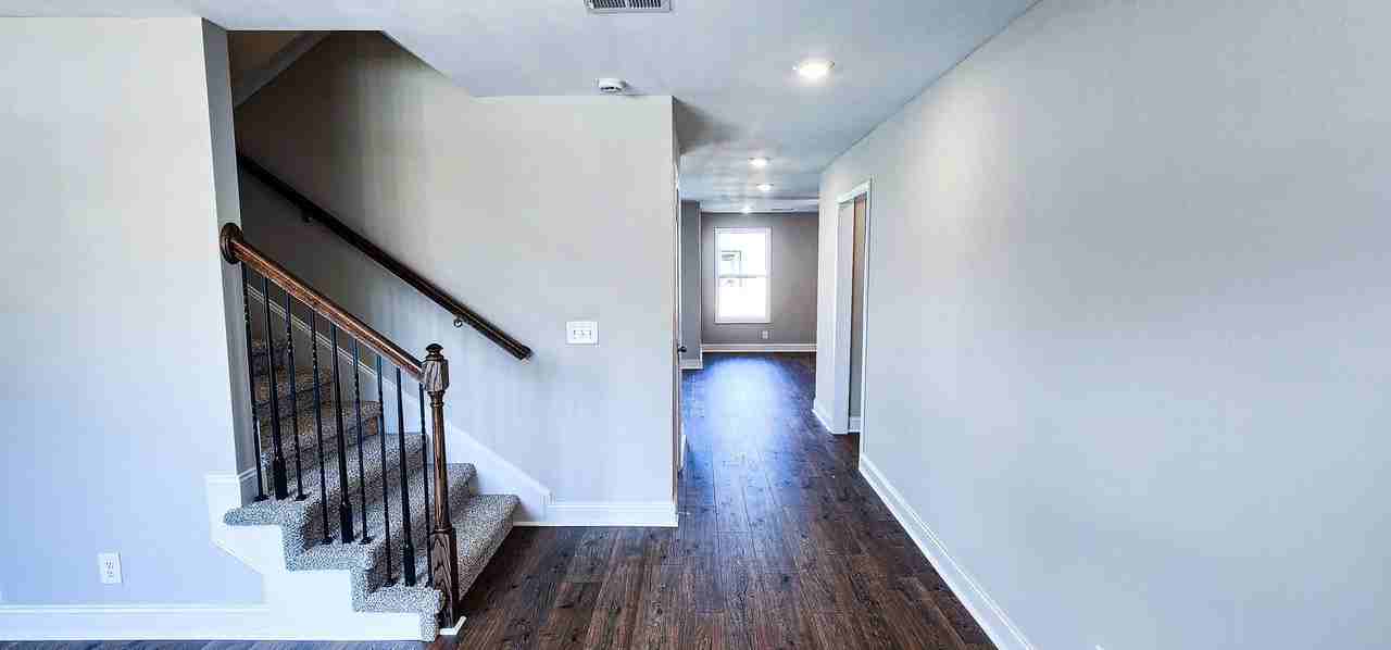 186 Monaghan Dr - Photo 6 of 42