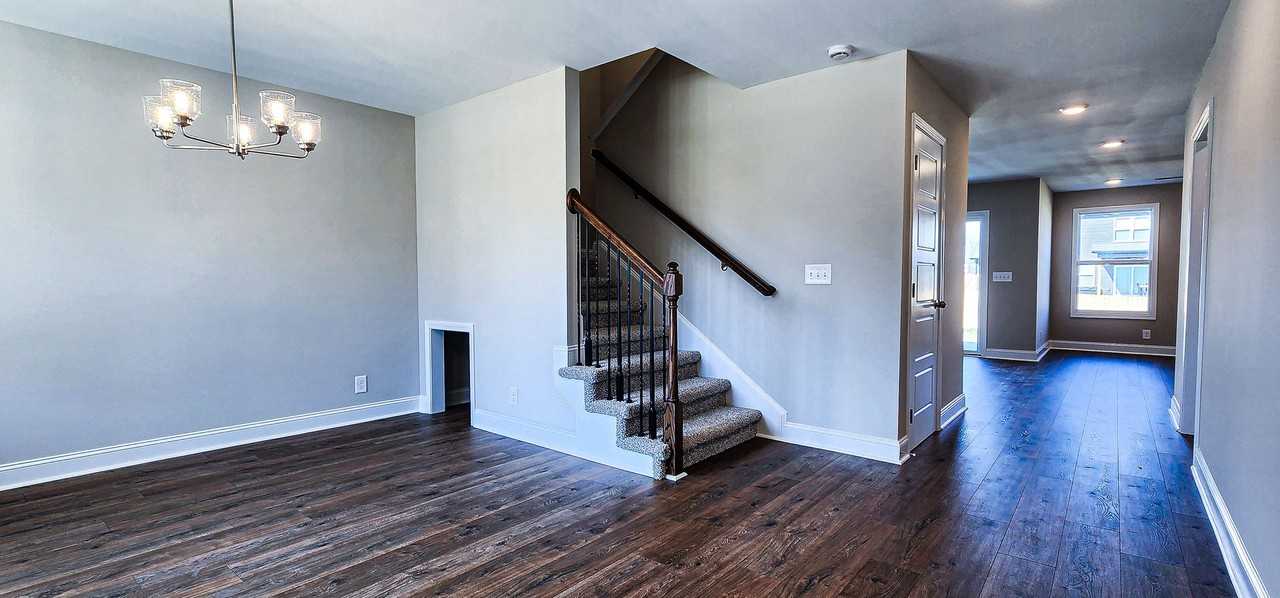 186 Monaghan Dr - Photo 7 of 42