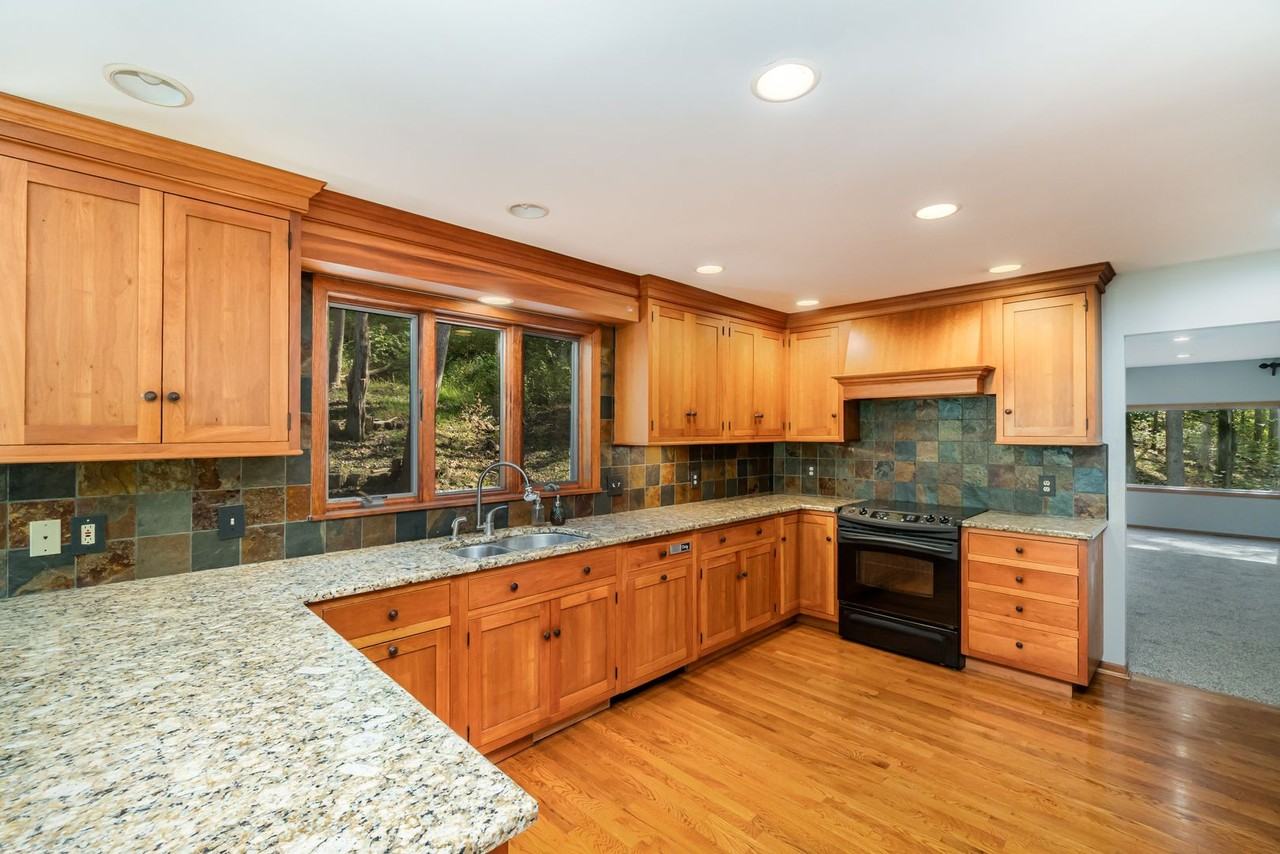 3533 Woodland Trail - Photo 4 of 33