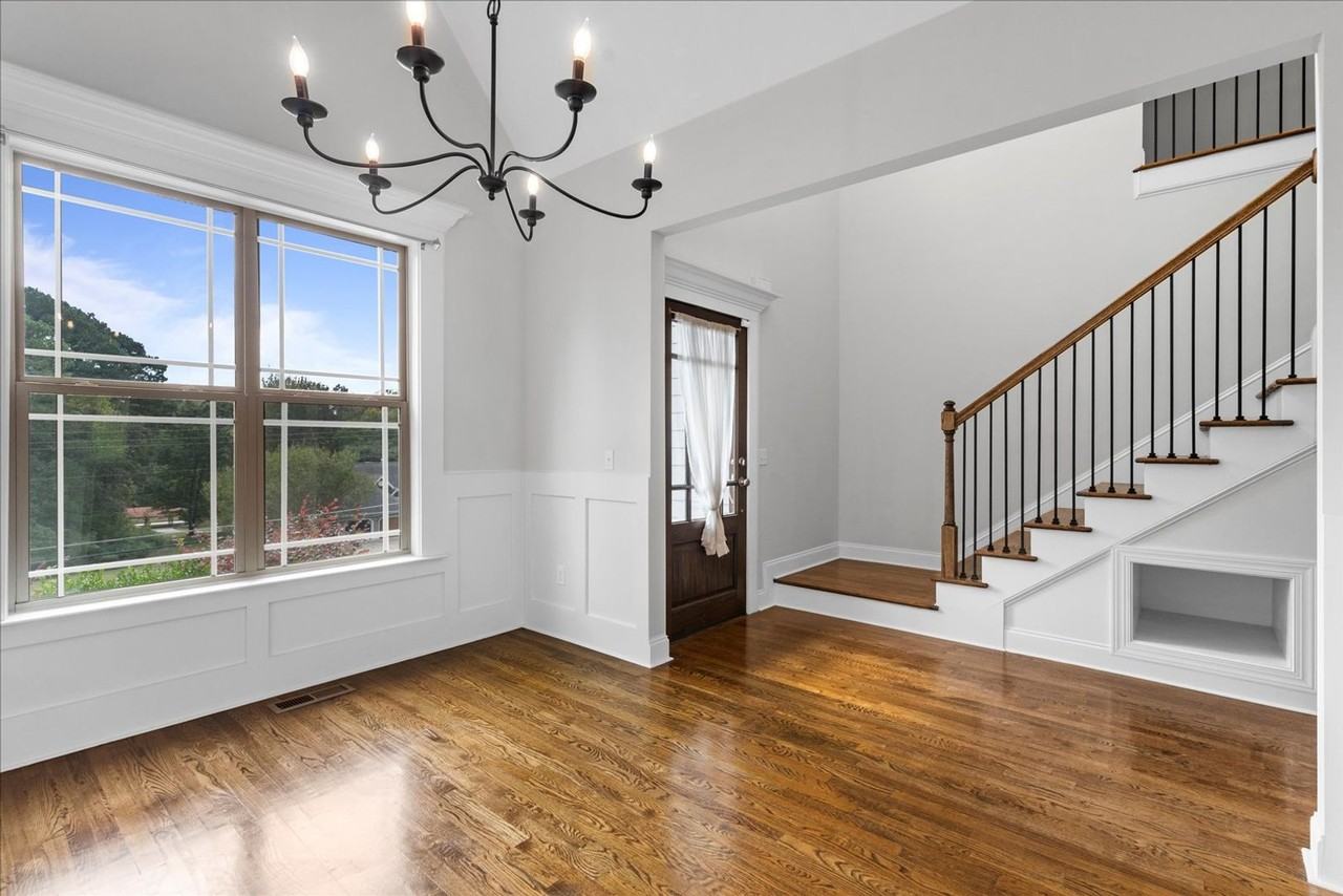 8229 Pierpoint Drive - Photo 7 of 50