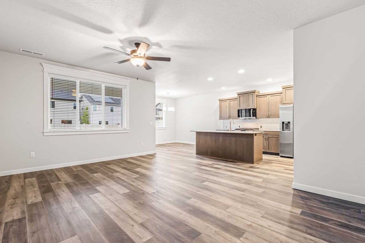 278 W Broyhill St - Photo 4 of 21