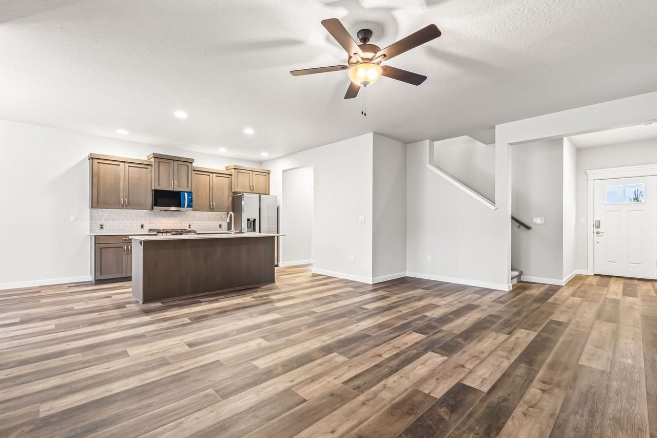 278 W Broyhill St - Photo 3 of 21