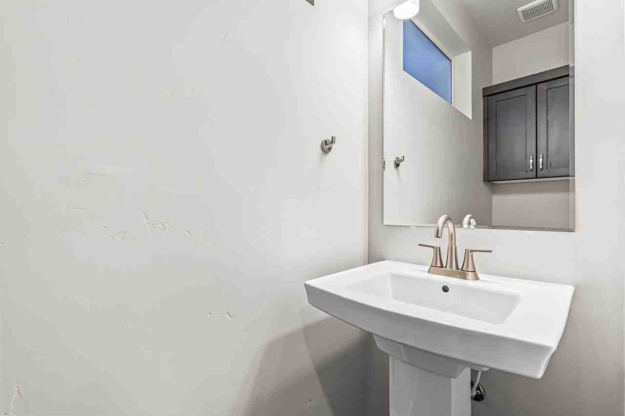 278 W Broyhill St - Photo 7 of 21