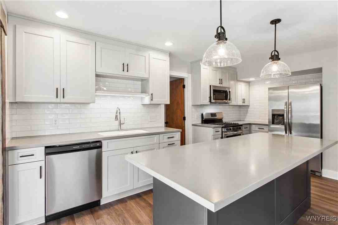 6450 Chestnut Ridge Rd - Photo 5 of 18