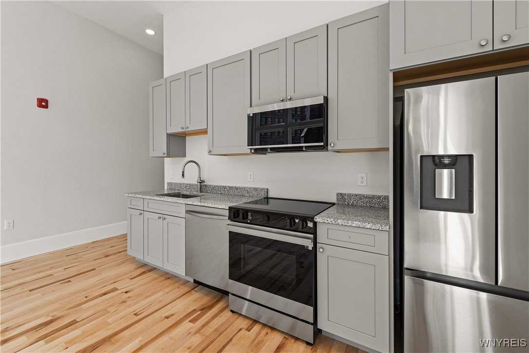 130 Pearl St Unit 305 #305 - Photo 3 of 15