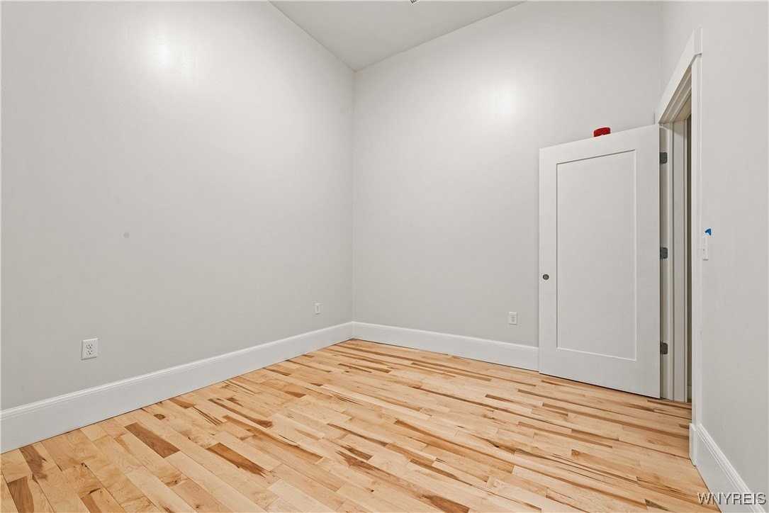 130 Pearl St Unit 305 #305 - Photo 5 of 15