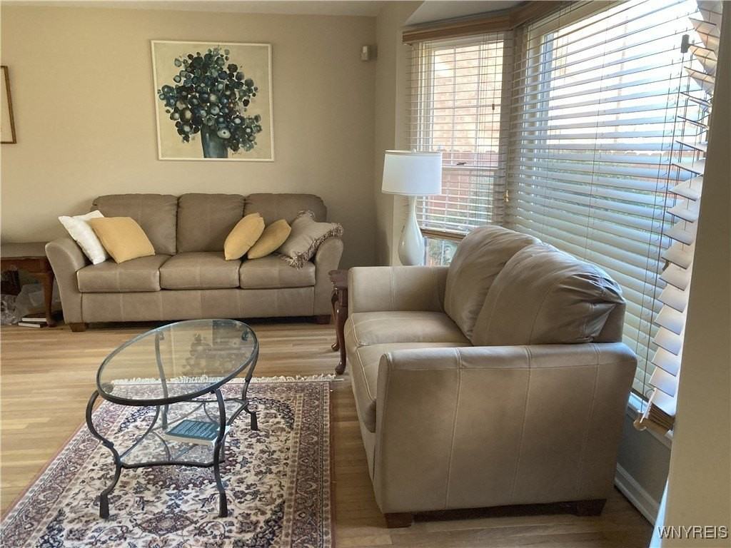 11 Bradenham Pl - Photo 2 of 7