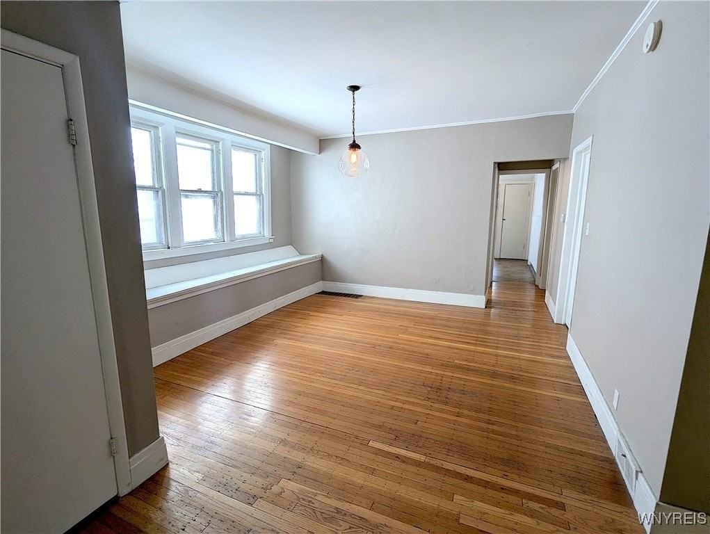 76 Saint James Pl - Photo 3 of 10