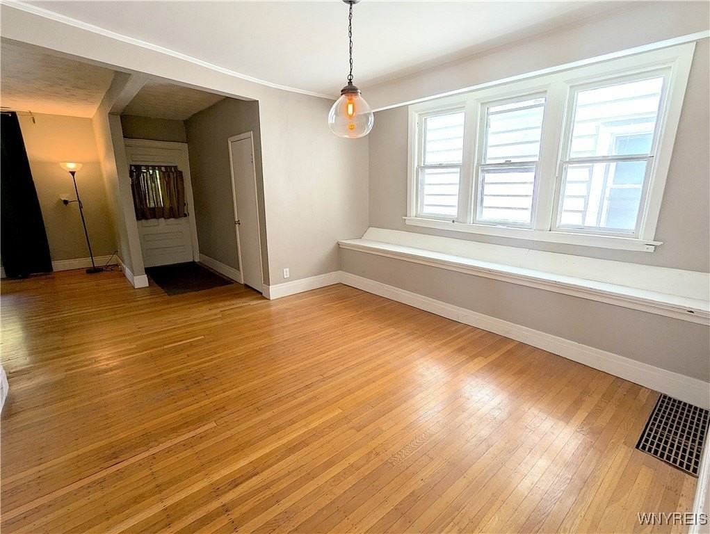 76 Saint James Pl - Photo 4 of 10