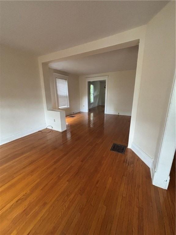 185 Wall St - Photo 4 of 9