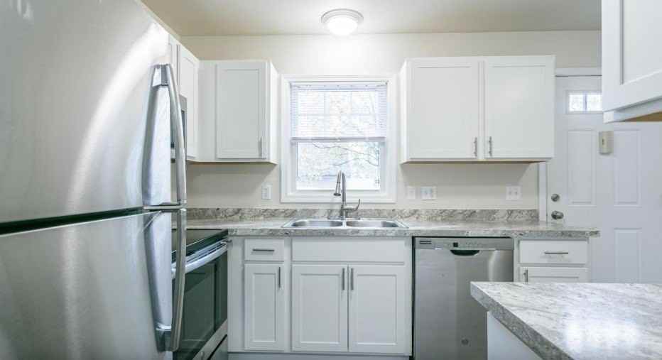 100 Graham Rd - Photo 4 of 10