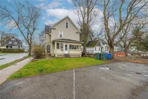 featured image of 322 322 Wisconsin Street unit: Upper #UPPER