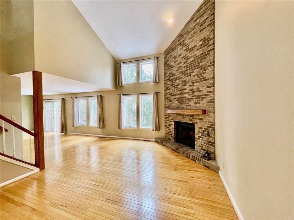 48 Colonial Cir - Photo 2 of 50