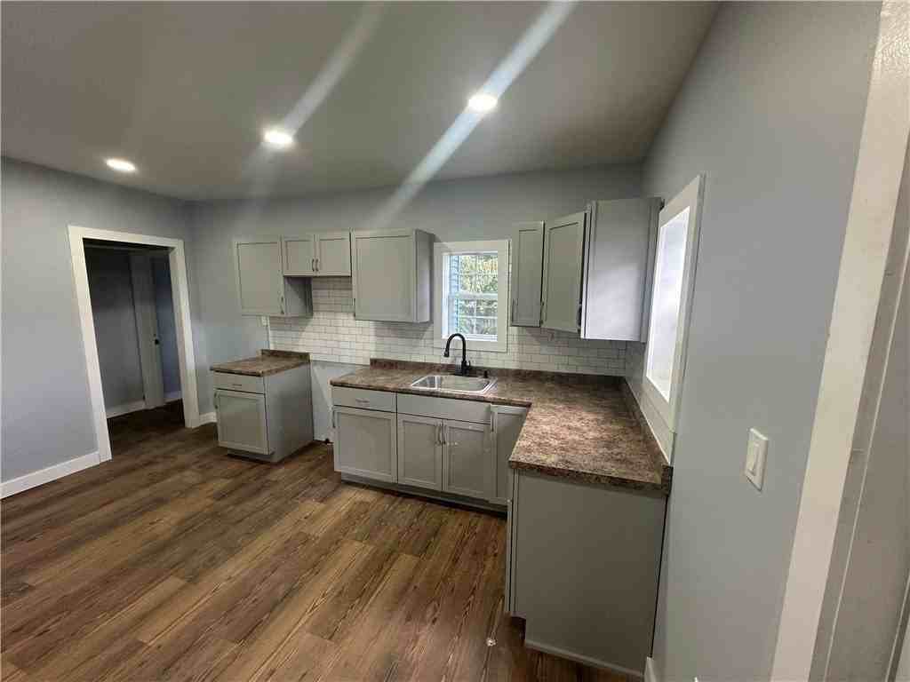 202 Franklin Apt A Street - Photo 2 of 4