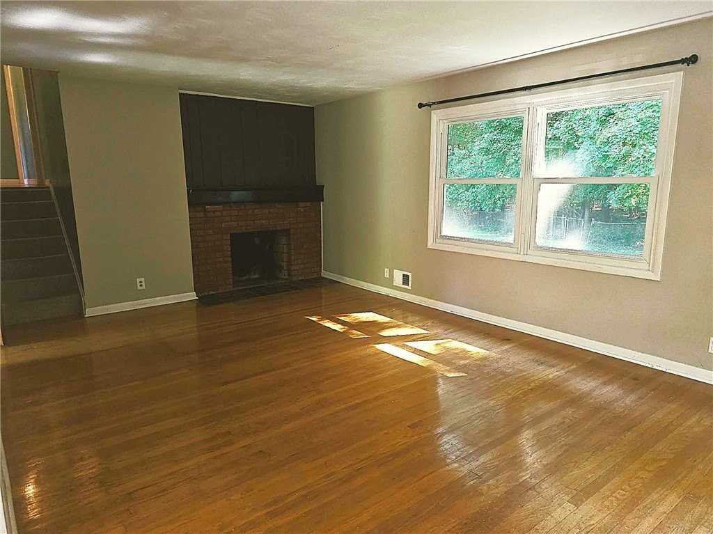 354 Marsh Rd - Photo 3 of 16