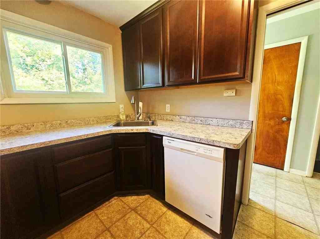 354 Marsh Rd - Photo 6 of 16