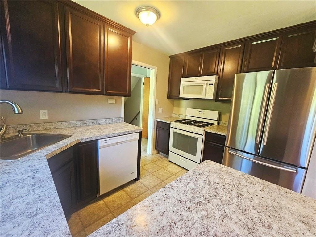 354 Marsh Rd - Photo 7 of 16