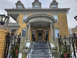 featured image of 22 W 3rd St