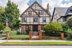 featured image of 420 Oxford St Apt 4 #4