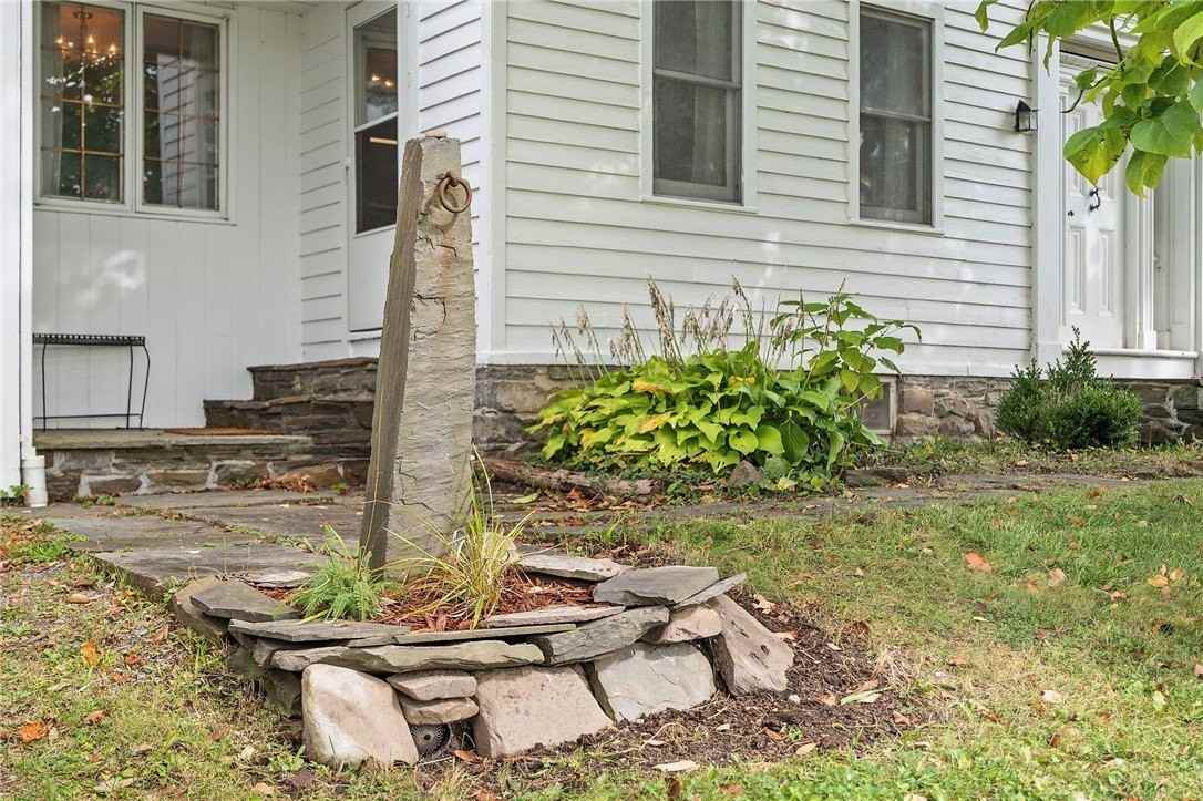 3040 Agard Rd - Photo 3 of 30