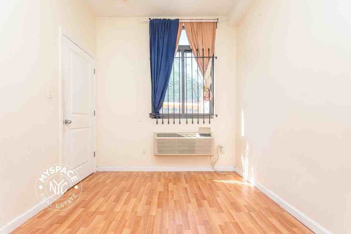 1465 Bushwick Ave #1R - Photo 5 of 11