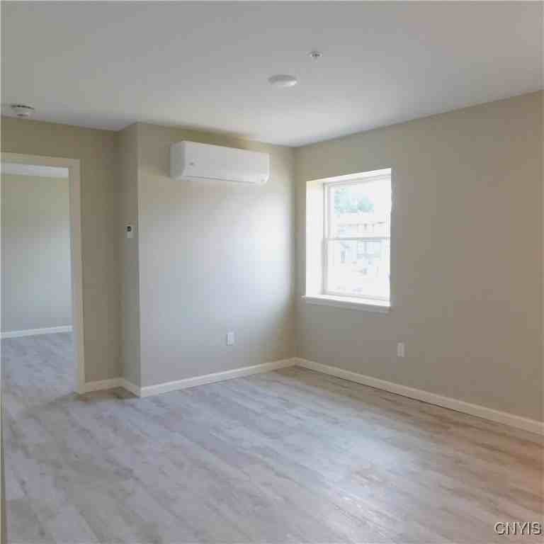 413 S Main St - Photo 3 of 7