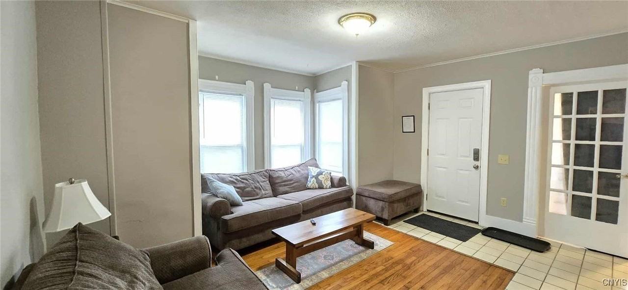 50 Lincoln Ave - Photo 4 of 22