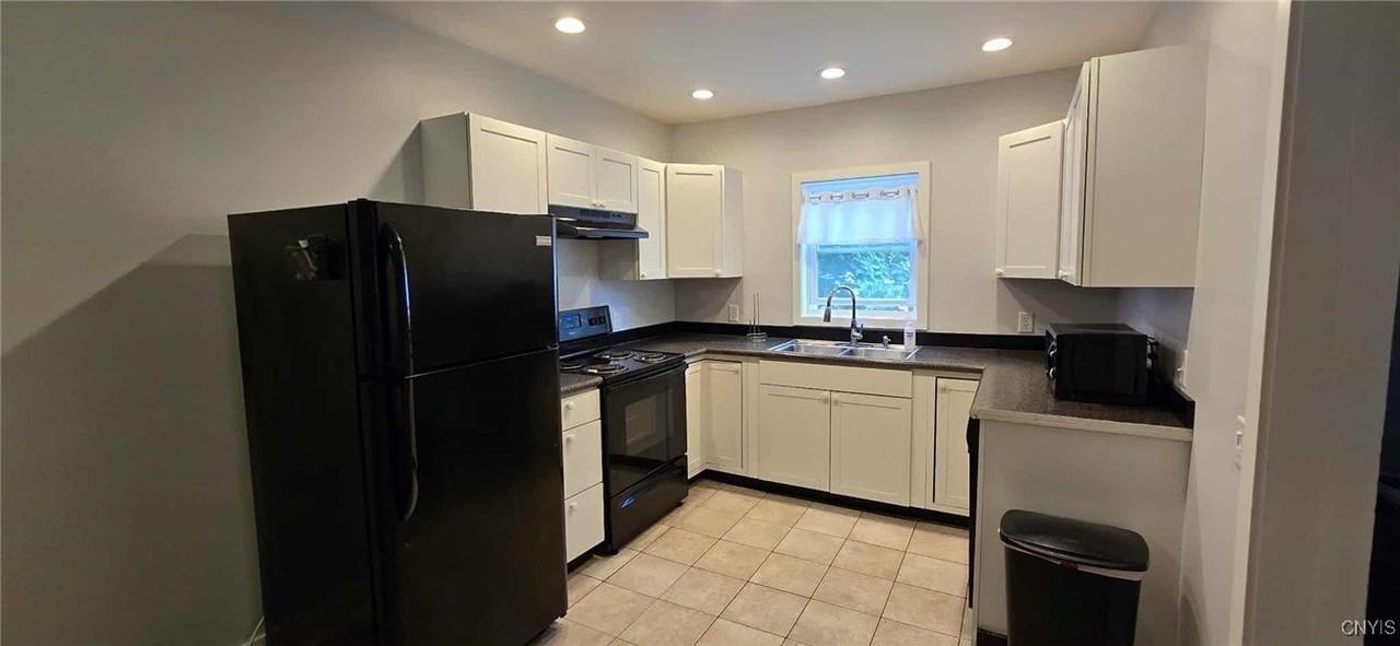 50 Lincoln Ave - Photo 6 of 22