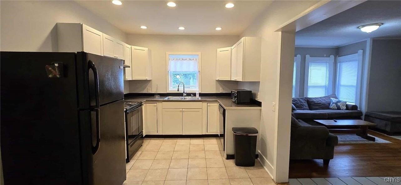 50 Lincoln Ave - Photo 7 of 22