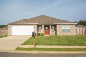 featured image of 17 Saunder Dr N