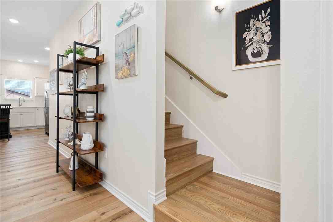 122 Lavaca Cir - Photo 6 of 24