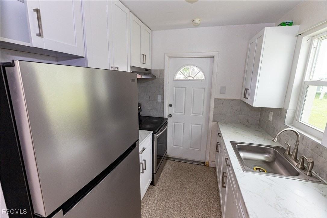 21043 Bersell Ave - Photo 3 of 15