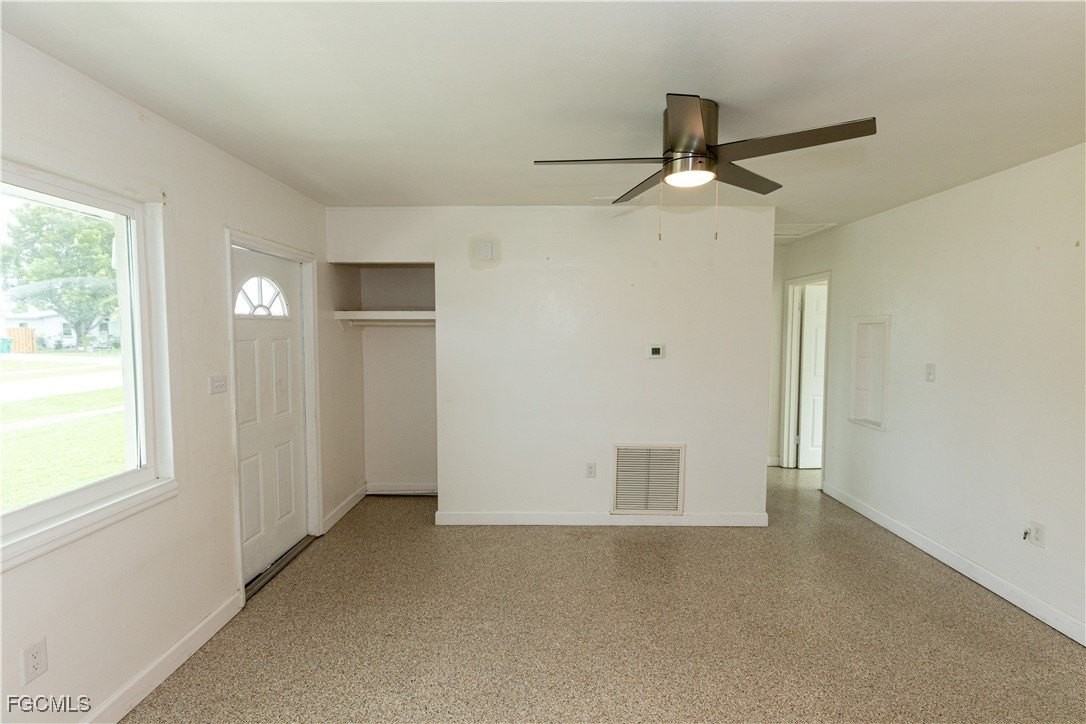 21043 Bersell Ave - Photo 4 of 15