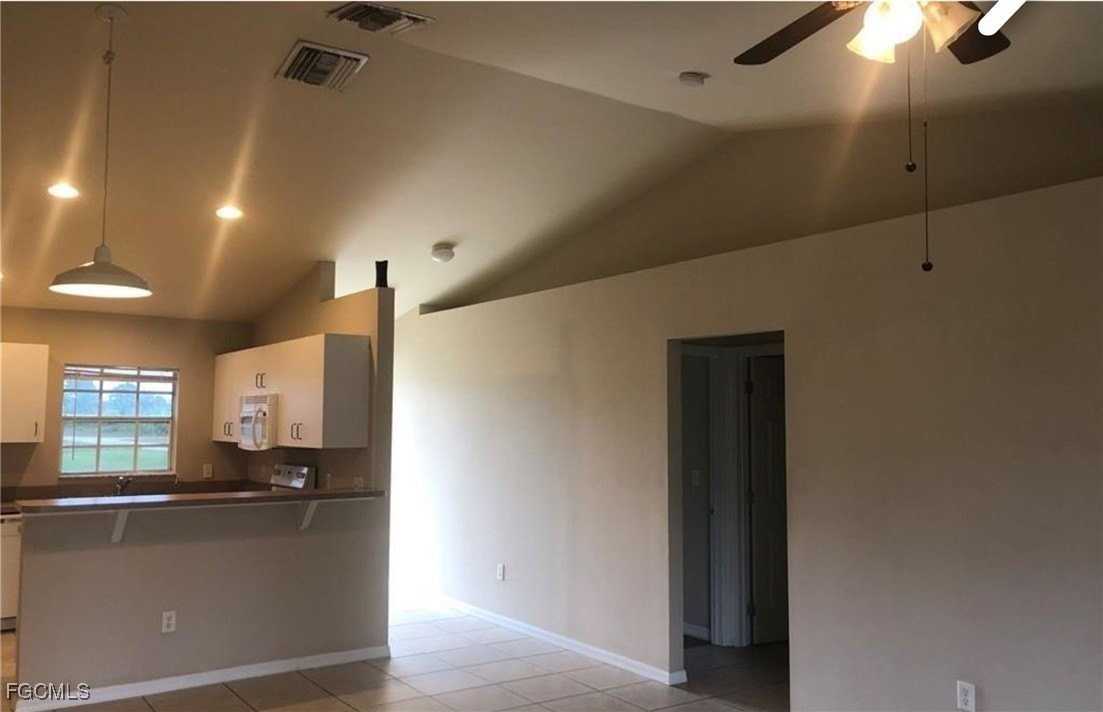 936 Eisenhower Blvd - Photo 2 of 14