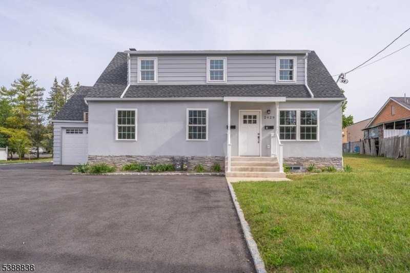 2429 Vauxhall Rd - Photo 2 of 24