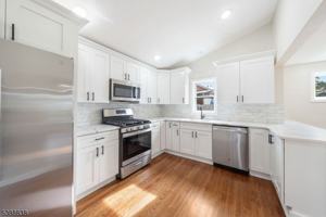 featured image of 2429 Vauxhall Road