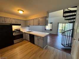 featured image of 3 Point O Woods Ter #4