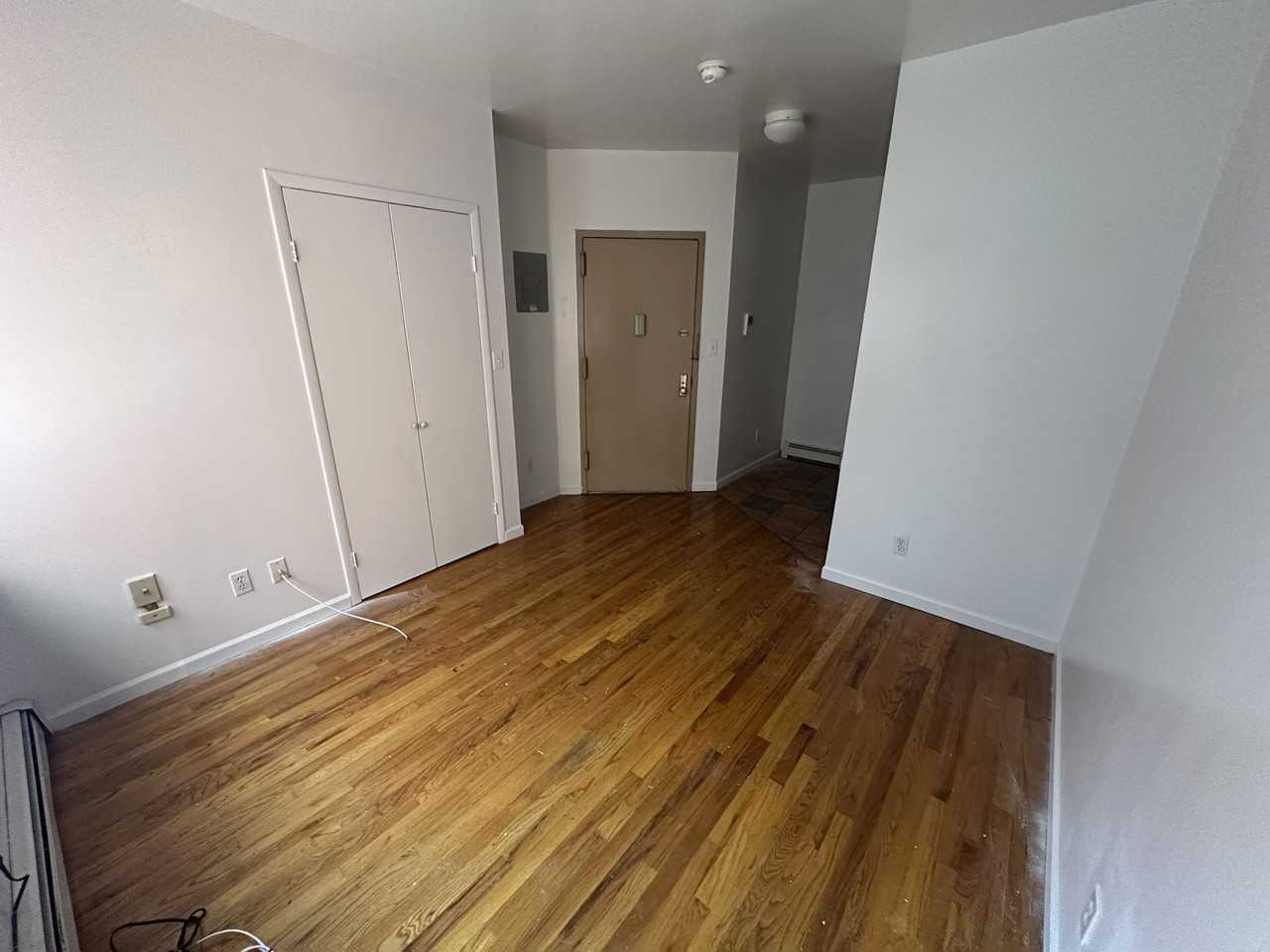 Orchard St #4F - Photo 2 of 8