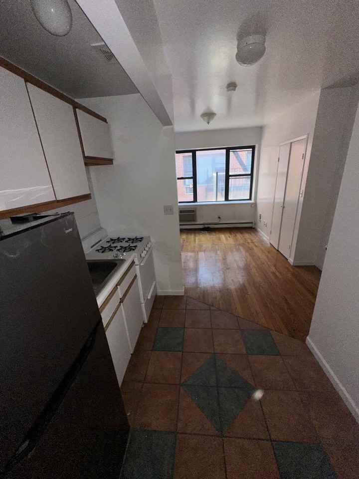 Orchard St #4F - Photo 3 of 8