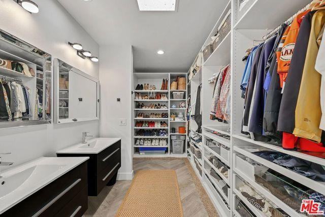 4329 Redwood Avenue #4 - Photo 2 of 8