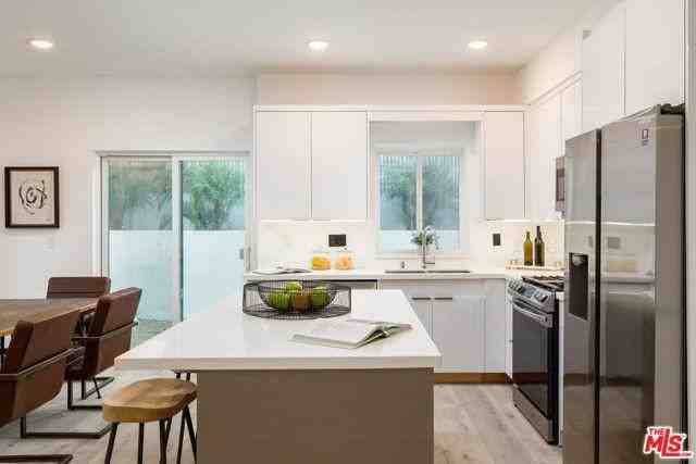 846 N Alta Vista Blvd #104 - Photo 7 of 8