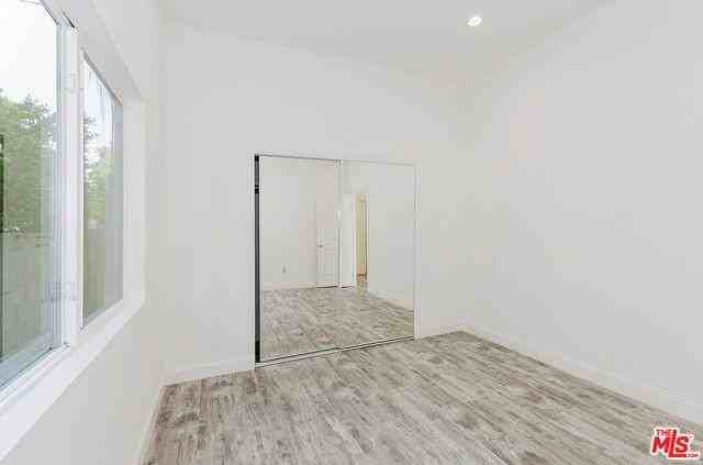 9958 Marklein Ave - Photo 2 of 8