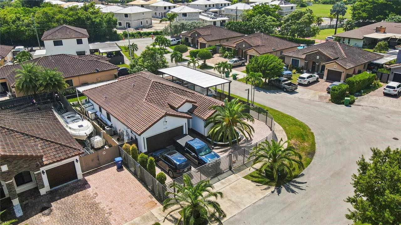 11730 Southwest 229th Lane - Photo 3 of 8