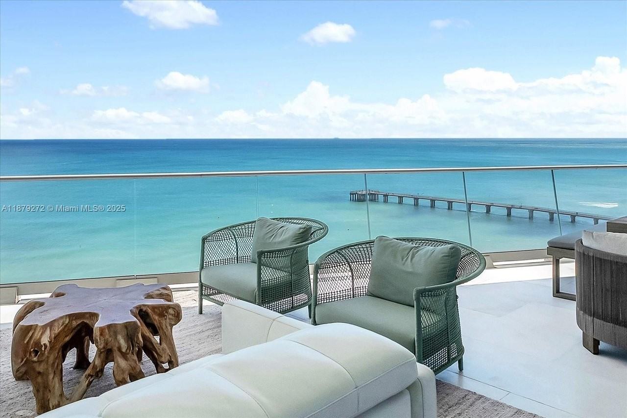 16901 Collins Ave #1403 - Photo 3 of 36