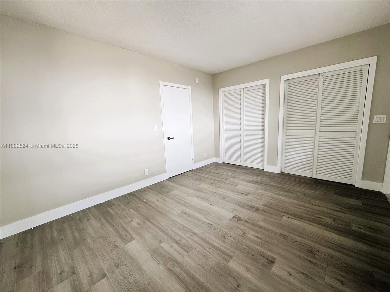 4317 Ne 21st Ave #4 - Photo 2 of 6