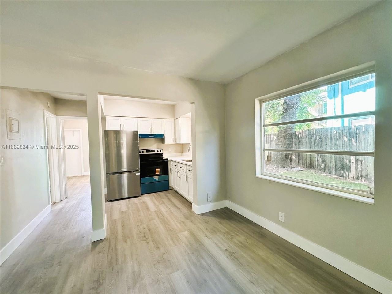4317 Ne 21st Ave #4 - Photo 4 of 6