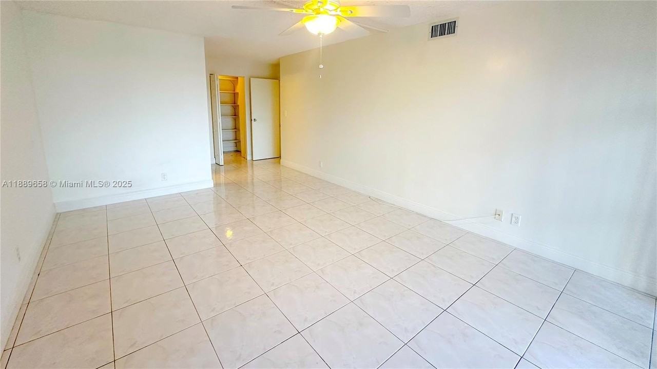 800 Parkview Dr #323 - Photo 6 of 23