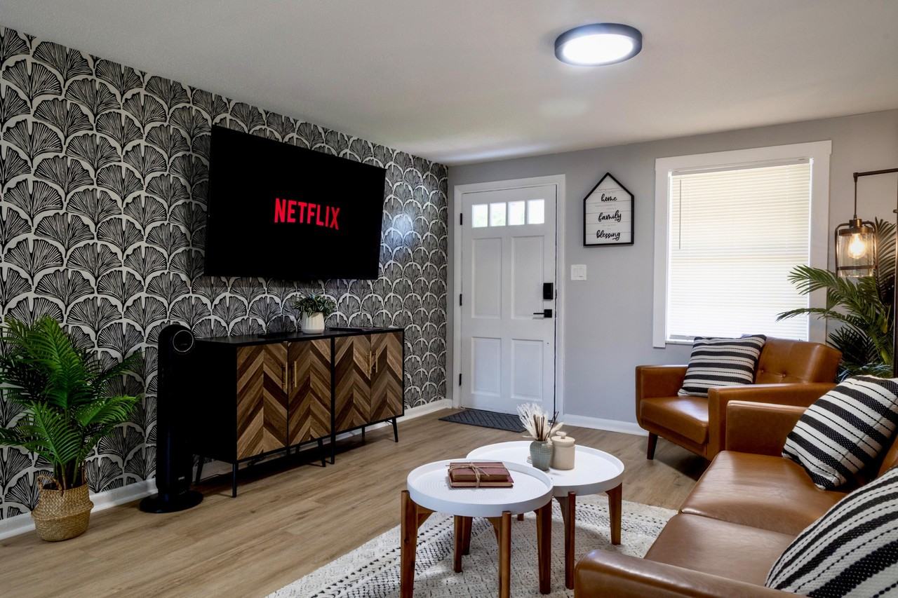 E 99th Ave - Photo 4 of 7