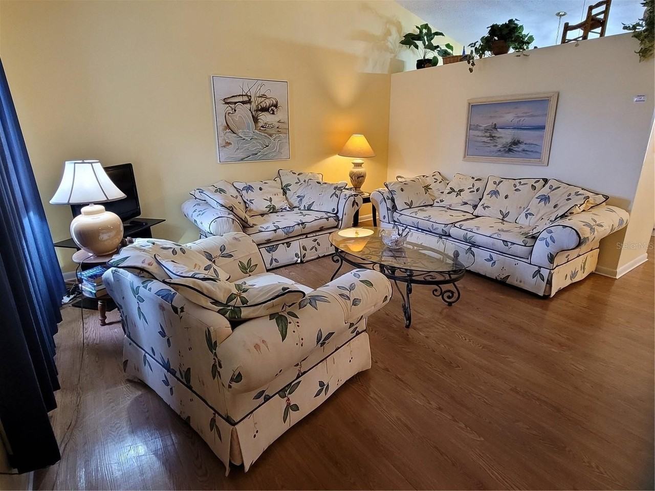 13288 Fowler Ave - Photo 2 of 24